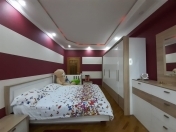 Satılır 4 otaqlı 130 m2 yeni tikili İnşaatçılar m.