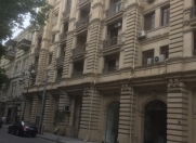 Satılır 4 otaqlı 115 m2 köhnə tikili Fontanlar bağı