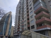 Satılır 4 otaqlı 195 m2 yeni tikili Elmlər Akademiyası m.