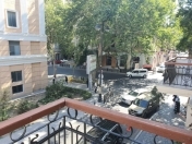 İcarəyə verilir 3 otaqlı 120 m2 köhnə tikili Sahil m.