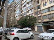 Satılır 3 otaqlı 90 m2 köhnə tikili Elmlər Akademiyası m.