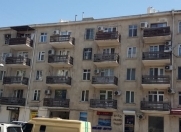 Satılır 2 otaqlı 76 m2 köhnə tikili 28 May m.