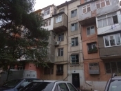 Satılır 2 otaqlı 65 m2 köhnə tikili 8 mkr