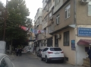 Satılır 2 otaqlı 45 m2 köhnə tikili Elmlər Akademiyası m.