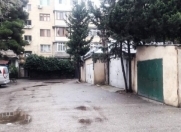 Satılır 4 otaqlı 130 m2 köhnə tikili Xalqlar Dostluğu m.