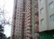 Satılır 2 otaqlı 75 m2 yeni tikili Azadlıq prospekti m.