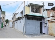 Satılır 6 otaqlı 240 m2 həyət evi İnşaatçılar m.