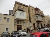 İcarəyə verilir 4 otaqlı 147 m2 köhnə tikili İçəri Şəhər