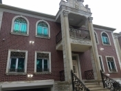 Satılır 5 otaqlı 300 m2 həyət evi Xalqlar Dostluğu m.