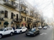 Satılır 3 otaqlı 110 m2 köhnə tikili İçəri Şəhər m.