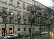 İcarəyə verilir 2 otaqlı 70 m2 köhnə tikili Sahil m.