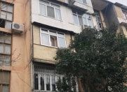 Satılır 2 otaqlı 48 m2 köhnə tikili Xalqlar Dostluğu m.