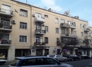 Satılır 4 otaqlı 130 m2 köhnə tikili Dostluq kinoteatrı