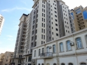 İcarəyə verilir 17 otaqlı 1100 m2 obyekt Şah İsmayıl Xətai m.