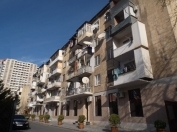 Satılır 4 otaqlı 90 m2 köhnə tikili 8 km