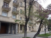 Satılır 10 otaqlı 318 m2 obyekt Elmlər Akademiyası m.