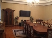 Satılır 4 otaqlı 190 m2 köhnə tikili İçəri Şəhər m.