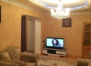 Satılır 4 otaqlı 120 m2 köhnə tikili Xalqlar Dostluğu m.