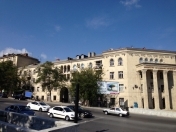 İcarəyə verilir 3 otaqlı 140 m2 köhnə tikili İncəsənət və Mədəniyyət Un.