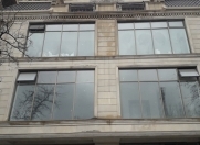 İcarəyə verilir 1 otaqlı 370 m2 ofis Neftçi bazası