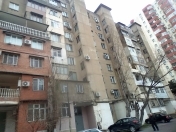 Satılır 2 otaqlı 60 m2 köhnə tikili Yasamal r.