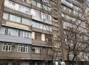 Satılır 4 otaqlı 100 m2 köhnə tikili Azadlıq prospekti m.