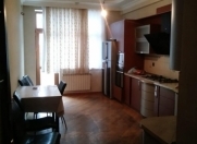 İcarəyə verilir 3 otaqlı 166 m2 yeni tikili Təhsil Nazirliyi