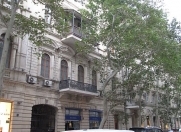 İcarəyə verilir 2 otaqlı 75 m2 köhnə tikili Sahil m.