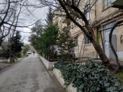 Satılır 5 otaqlı 180 m2 köhnə tikili Çıraq Plaza