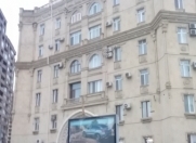 Satılır 2 otaqlı 55 m2 köhnə tikili Səməd Vurğun parkı