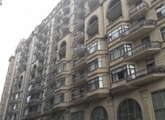 İcarəyə verilir 4 otaqlı 240 m2 yeni tikili Sahil m.