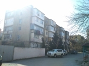 Satılır 2 otaqlı 60 m2 köhnə tikili Yasamal parkı