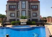 Satılır 10 otaqlı 40 m2 villa Novxanı