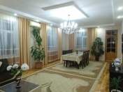Satılır 5 otaqlı 3.8 m2 həyət evi Əmircan