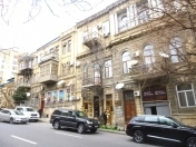 Satılır 3 otaqlı 100 m2 köhnə tikili İçəri Şəhər m.