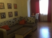 İcarəyə verilir 4 otaqlı 72 m2 köhnə tikili İçəri Şəhər m.