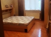 İcarəyə verilir 3 otaqlı 90 m2 köhnə tikili 6 mkr