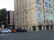 İcarəyə verilir 3 otaqlı 112 m2 köhnə tikili Heydər Əliyev sarayı