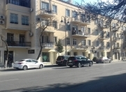 Satılır 4 otaqlı 126 m2 köhnə tikili 20 yanvar m.