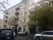 Satılır 3 otaqlı 80 m2 köhnə tikili Sahil m.