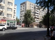 Satılır 5 otaqlı 110 m2 köhnə tikili Xalqlar Dostluğu m.