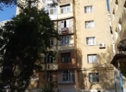 Satılır 2 otaqlı 60 m2 köhnə tikili 8 km