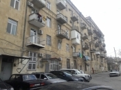 Satılır 2 otaqlı 60 m2 köhnə tikili Azneft meydanı