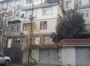 Satılır 3 otaqlı 75 m2 köhnə tikili Zərifə Əliyeva adına park