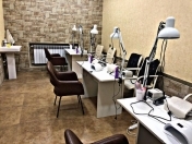 Satılır 7 otaqlı 160 m2 obyekt Elmlər Akademiyası m.