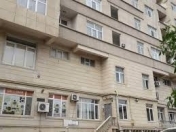 Satılır 2 otaqlı 70 m2 köhnə tikili Ayna Sultanova heykəli