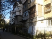 Satılır 1 otaqlı 30 m2 köhnə tikili Qara Qarayev m.