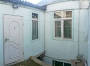 Satılır 4 otaqlı 64 m2 həyət evi İnşaatçılar m.