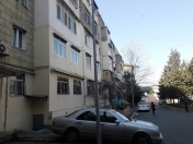 Satılır 2 otaqlı 65 m2 köhnə tikili 8 km