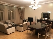 İcarəyə verilir 8 otaqlı 500 m2 həyət evi Nəriman Nərimanov m.